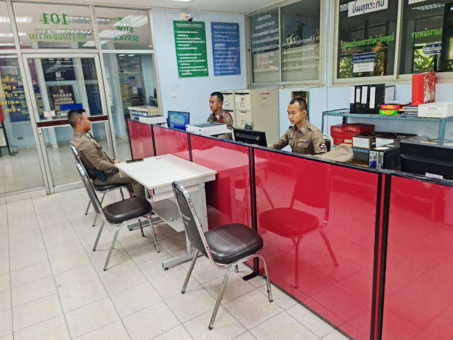 การปรับปรุงภูมิทัศน์ในห้องรับเเจ้งความเพื่อบริการ-ช่วยเหลือประชาชน ที่มาเเจ้งความ-ร้องทุกข์ในให้ทันสมัยเเละสวยงามเเละรองรับการตรวจของหน่วยงานต่างๆ สถานีตำรวจนครบาลท่าพระ